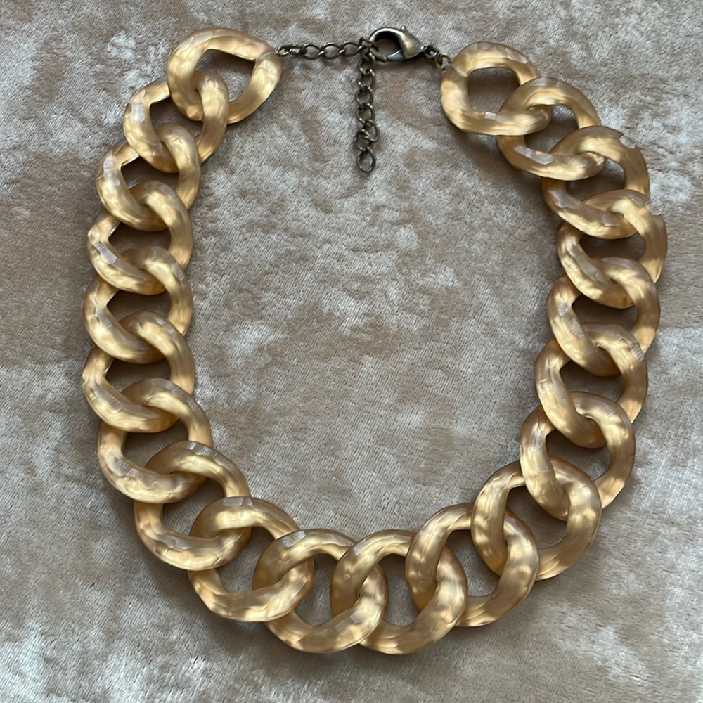Gold resin chain link necklace from Milan